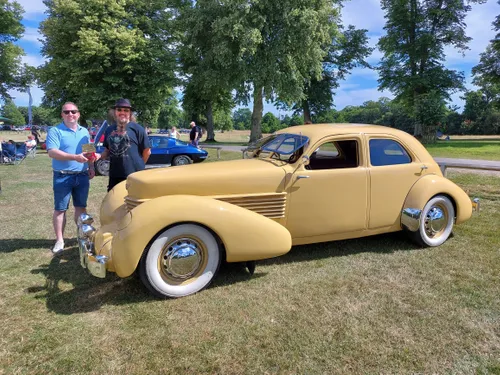 1936 Cord Westchester Saloon