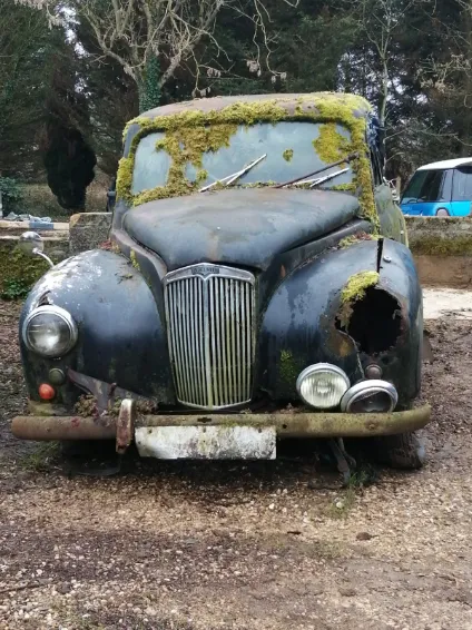 Click Here to read more on Guy Loveridge 1953 Lanchester 14