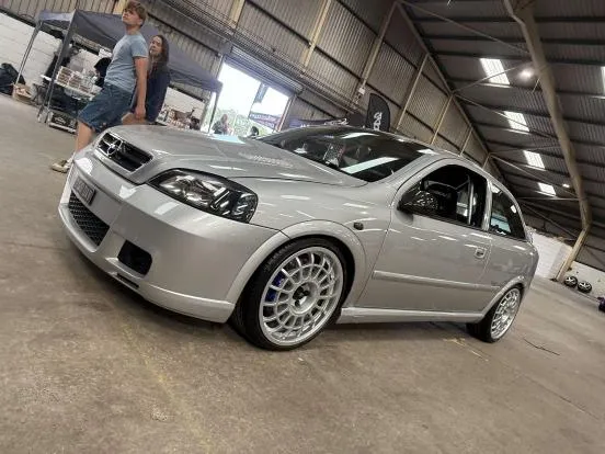 Click Here to read more of David Wootton's 2004 Astra